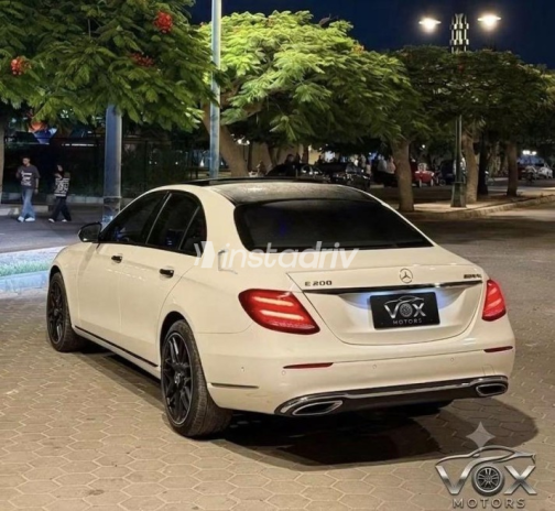 Mercedes E 200 2017 White Automatic Used for Sale in Sheikh Zayed City - 8