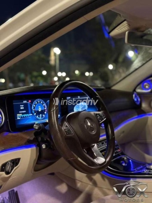 Mercedes E 200 2017 White Automatic Used for Sale in Sheikh Zayed City - 10