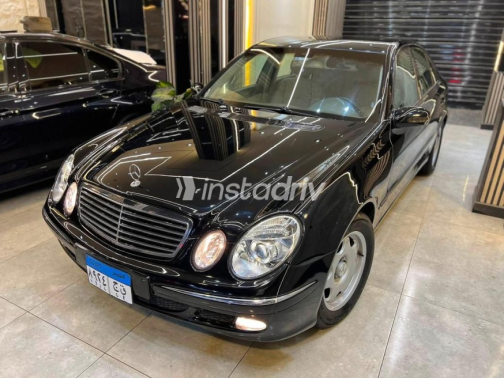 مرسيدس E 240 2003 أسود أوتوماتيك مستعملة للبيع في المنصورة - 3