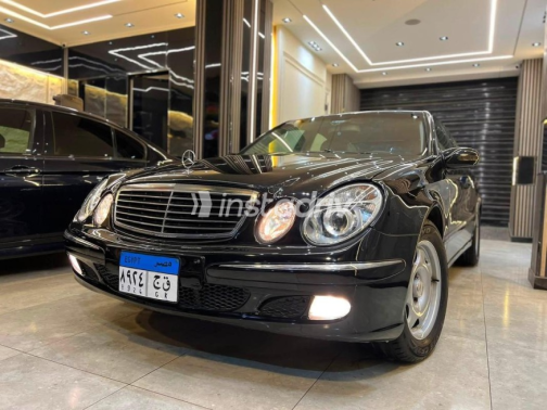 مرسيدس E 240 2003 أسود أوتوماتيك مستعملة للبيع في المنصورة - 4