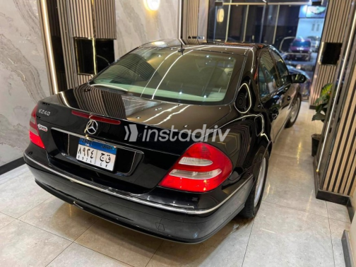 مرسيدس E 240 2003 أسود أوتوماتيك مستعملة للبيع في المنصورة - 6