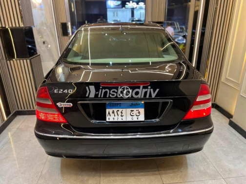 مرسيدس E 240 2003 أسود أوتوماتيك مستعملة للبيع في المنصورة - 7