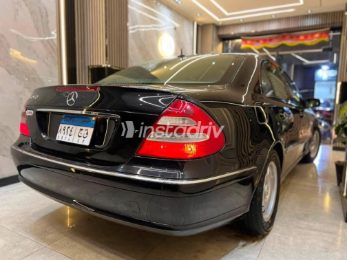مرسيدس E 240 2003 أسود أوتوماتيك مستعملة للبيع في المنصورة - 8