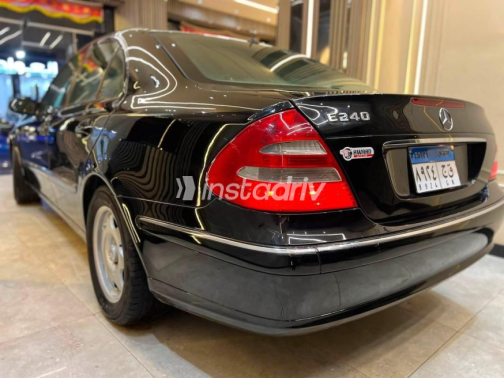 مرسيدس E 240 2003 أسود أوتوماتيك مستعملة للبيع في المنصورة - 10