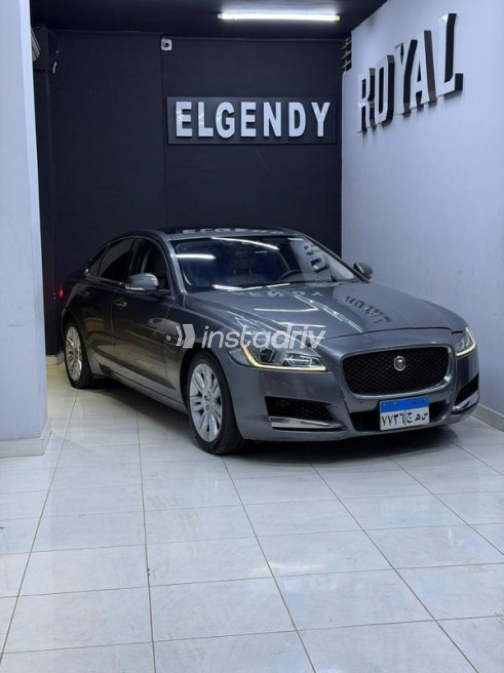 جاكوار XF 2017 رمادي أوتوماتيك مستعملة للبيع في القاهرة - 4