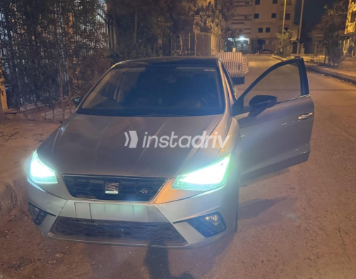 سيات ابيزا 2019 فضي أوتوماتيك مستعملة للبيع في القاهرة - 1