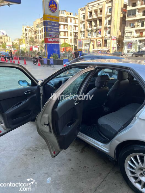 Alfa Romeo 156 2001 Silver Manual Used for Sale in Greater Cairo ( Cairo + Giza) - 8