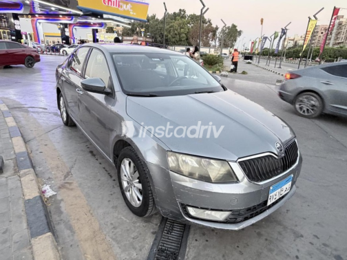 Skoda Octavia A7 2014 Silver Automatic Used for Sale in Ismailia - 2