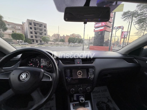 Skoda Octavia A7 2014 Silver Automatic Used for Sale in Ismailia - 4