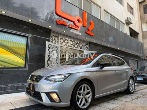 سيات ابيزا 2020 فضي أوتوماتيك مستعملة للبيع في الإسماعيلية - 1