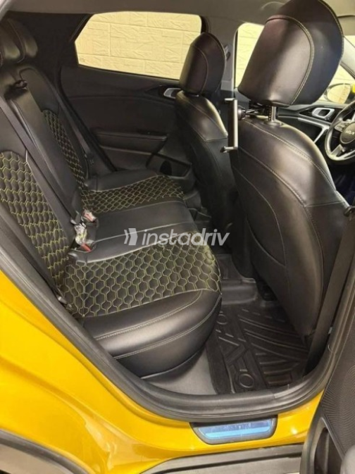 Kia Xceed 2022 Gold Automatic Used for Sale in Cairo - 3
