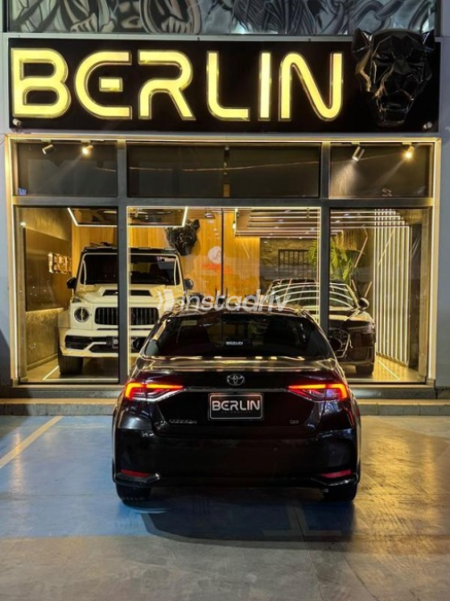 Toyota Corolla 2021 Black Automatic Used for Sale in Cairo - 4