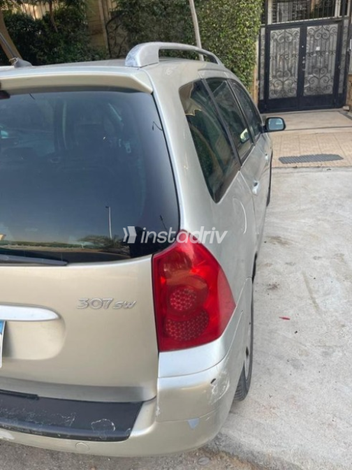 Peugeot 207 SW 2005 Silver Automatic Used for Sale in Cairo - 3
