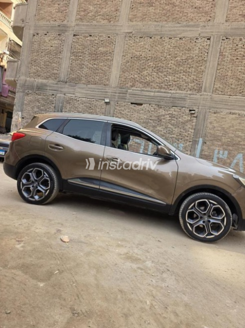 Renault Kadjar 2018 Bronze Automatic Used for Sale in Helwan - 2