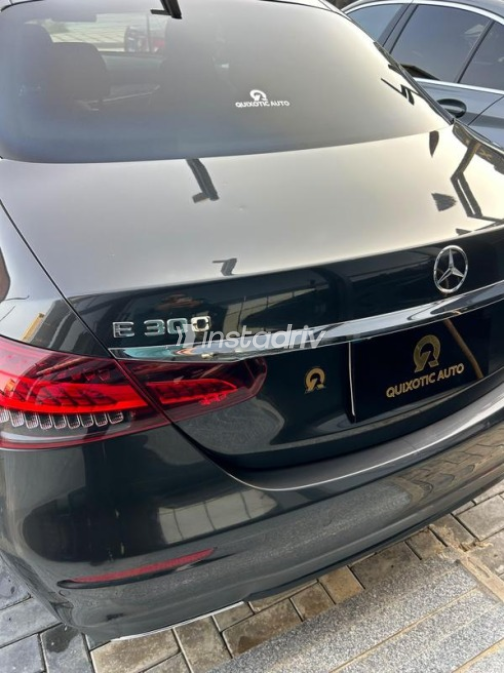 مرسيدس E 300 2021 أسود أوتوماتيك مستعملة للبيع في القاهرة - 9