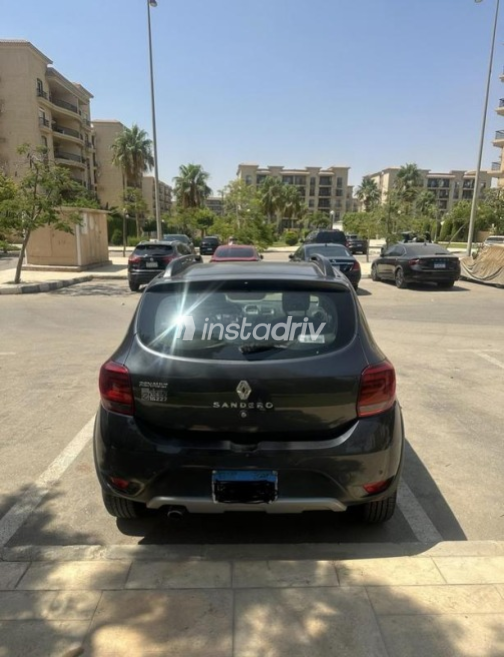 رينو سانديرو  ( ستيب  واى ) 2021 أبيض أوتوماتيك مستعملة للبيع في القاهرة الكبرى ( القاهرة - الجيزة) - 2
