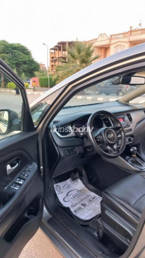 Kia Carens 2014 Dark Gray Automatic Used for Sale in Nasr city - 9