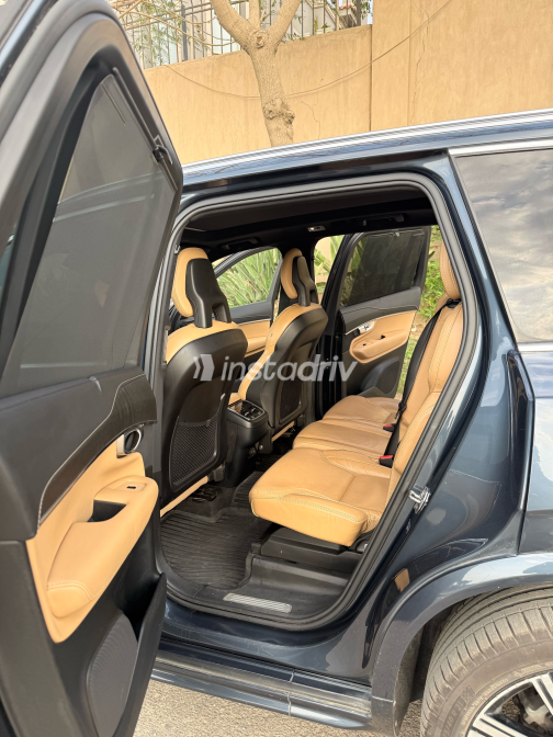 فولفو XC90 2021 أزرق أوتوماتيك مستعملة للبيع في القاهرة الكبرى ( القاهرة - الجيزة) - 4