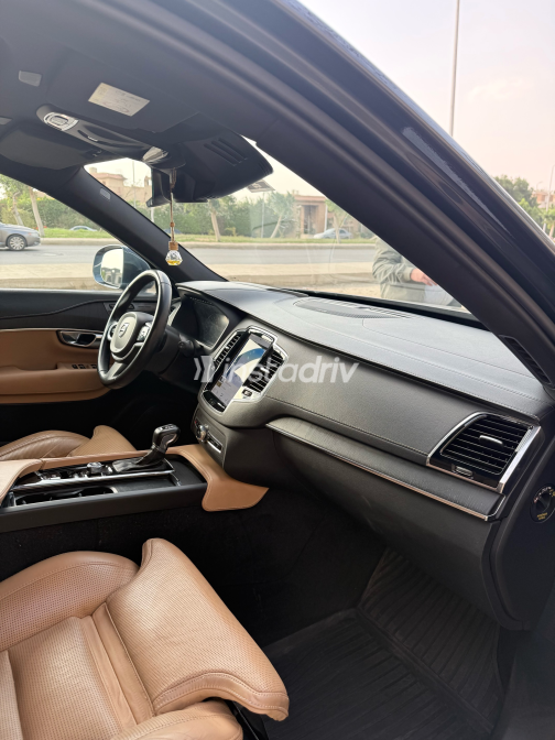 فولفو XC90 2021 أزرق أوتوماتيك مستعملة للبيع في القاهرة الكبرى ( القاهرة - الجيزة) - 7