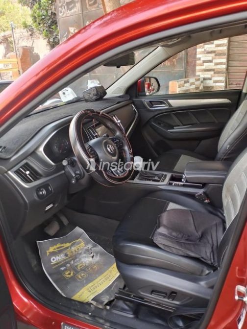 MG Rx5 2021 Dark Red Automatic Used for Sale in El Manial - 5