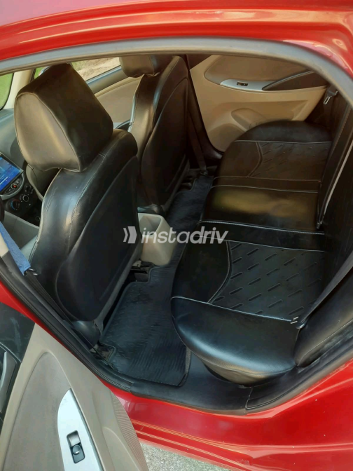 Hyundai Accent RB 2015 Red Automatic Used for Sale in Greater Cairo ( Cairo + Giza) - 2