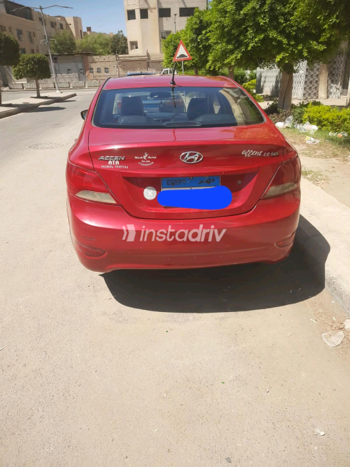 Hyundai Accent RB 2015 Red Automatic Used for Sale in Greater Cairo ( Cairo + Giza) - 3