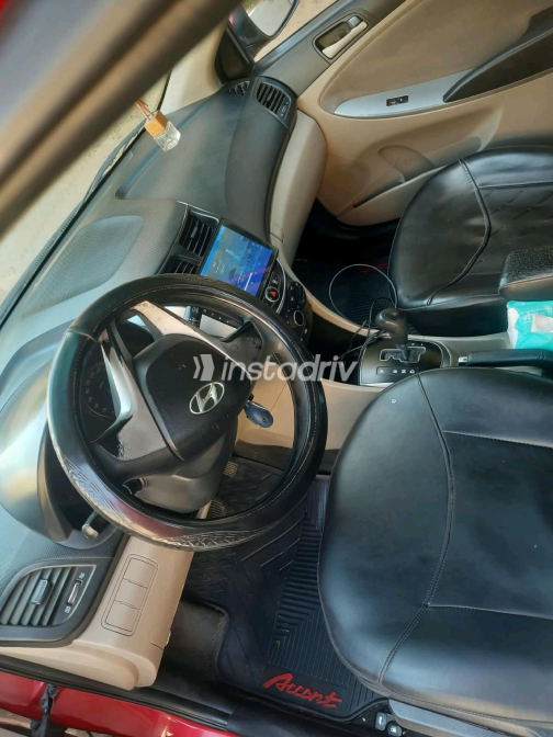 Hyundai Accent RB 2015 Red Automatic Used for Sale in Greater Cairo ( Cairo + Giza) - 7