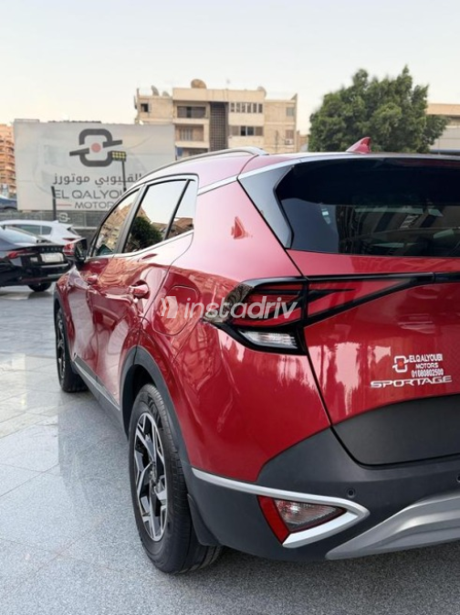 Kia Sportage 2024 Dark Red Automatic Used for Sale in Nasr city - 4