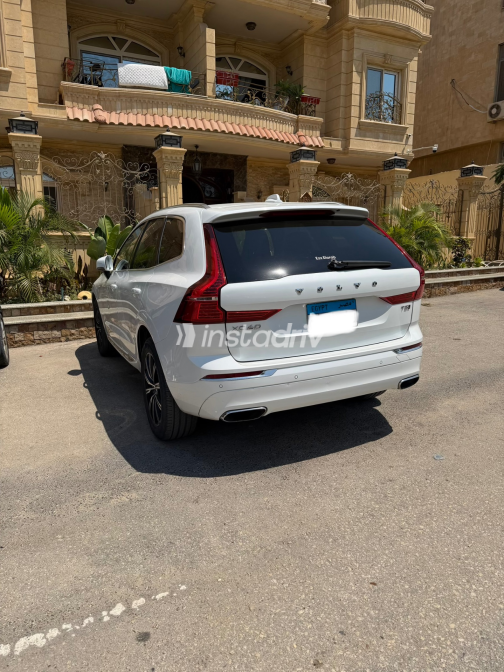 فولفو XC60 2021 أبيض أوتوماتيك مستعملة للبيع في القاهرة الكبرى ( القاهرة - الجيزة) - 3