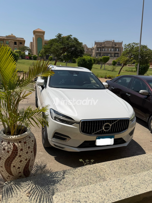 فولفو XC60 2021 أبيض أوتوماتيك مستعملة للبيع في القاهرة الكبرى ( القاهرة - الجيزة) - 5