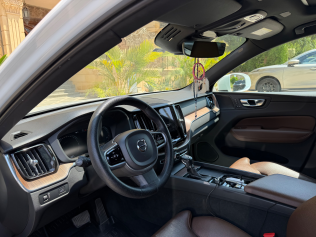 فولفو XC60 2021 أبيض أوتوماتيك مستعملة للبيع في القاهرة الكبرى ( القاهرة - الجيزة)