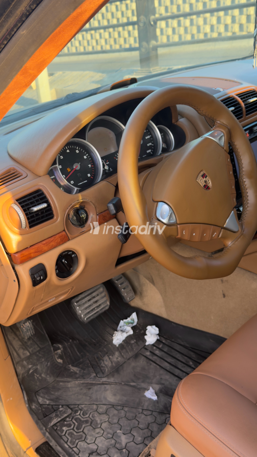 Porsche Cayenne 2005 Black Automatic Used for Sale in Greater Cairo ( Cairo + Giza) - 2
