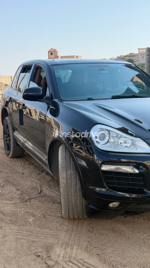 Porsche Cayenne 2005 Black Automatic Used for Sale in Greater Cairo ( Cairo + Giza) - 4