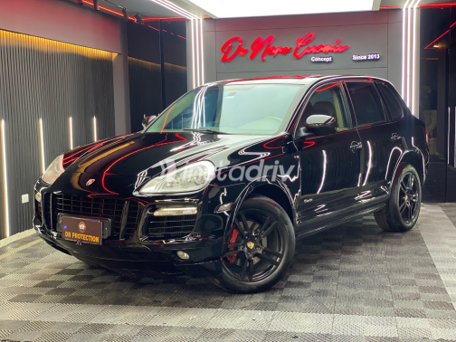 Porsche Cayenne 2005 Black Automatic Used for Sale in Greater Cairo ( Cairo + Giza) - 10