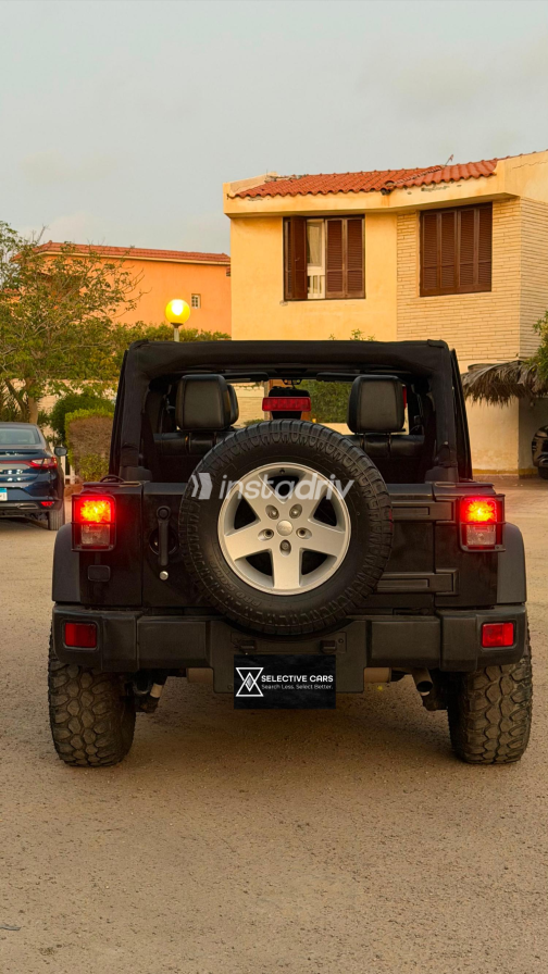 Jeep Wrangler 2015 Black Automatic Used for Sale in Greater Cairo ( Cairo + Giza) - 5