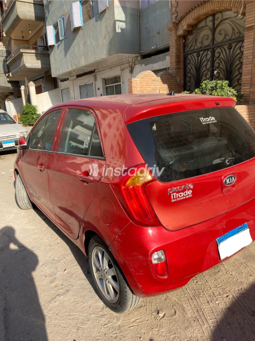 Kia Picanto 2013 Red Automatic Used for Sale in Greater Cairo ( Cairo + Giza) - 5