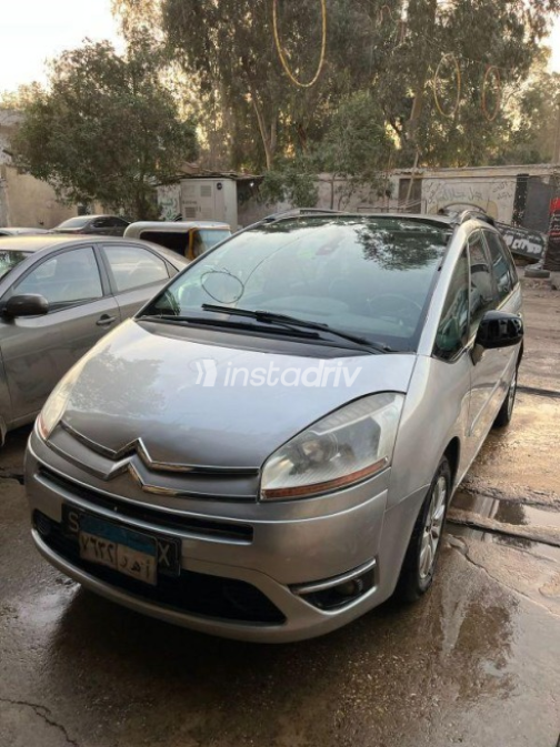 سيتروين c4 جراند بيكاسو 2009 فضي أوتوماتيك مستعملة للبيع في العبور - 2