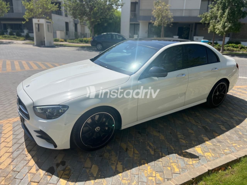مرسيدس E 300 2021 أبيض أوتوماتيك مستعملة للبيع في القاهرة الكبرى ( القاهرة - الجيزة) - 3