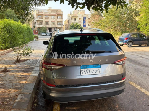 سكودا كودياك 2023 فضي أوتوماتيك مستعملة للبيع في القاهرة - 4