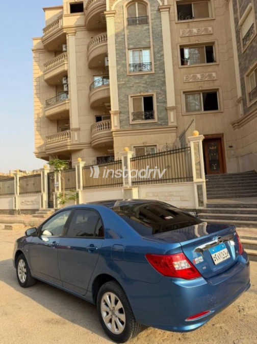 بى واى دى‬ F3 2024 أبيض أوتوماتيك مستعملة للبيع في القاهرة الكبرى ( القاهرة - الجيزة) - 5