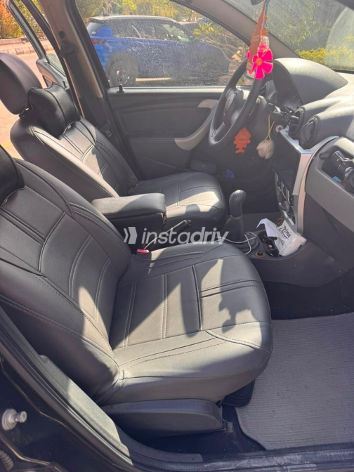 Renault Sandero 2011 Black Manual Used for Sale in Greater Cairo ( Cairo + Giza) - 7