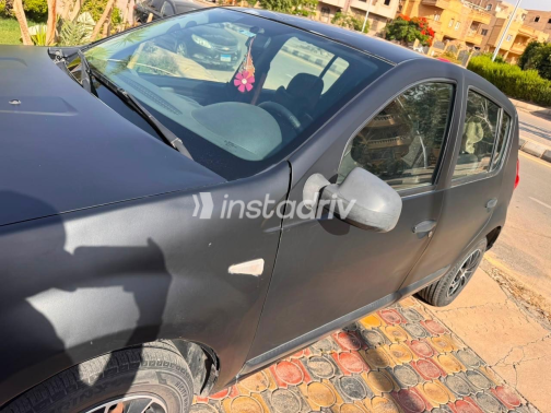 Renault Sandero 2011 Black Manual Used for Sale in Greater Cairo ( Cairo + Giza) - 9