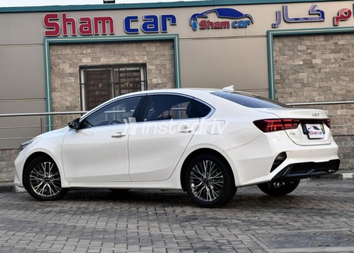 كيا K3 2023 أبيض أوتوماتيك مستعملة للبيع في مدينة نصر - 2