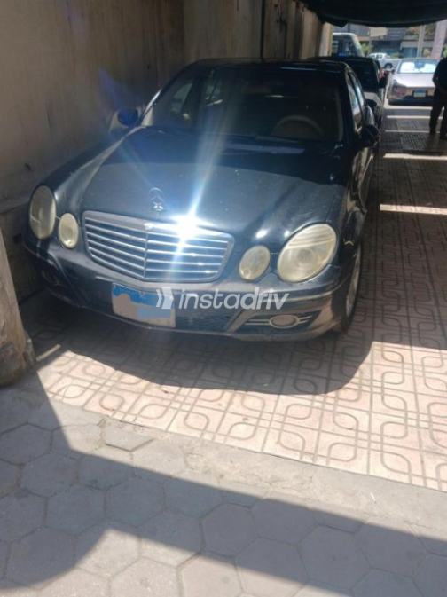 Mercedes 280 2008 Black Automatic Used for Sale in Cairo - 2