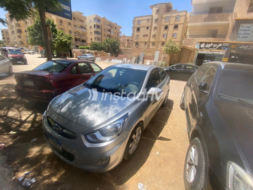 Hyundai Accent 2013 Silver Automatic Used for Sale in Greater Cairo ( Cairo + Giza) - 2