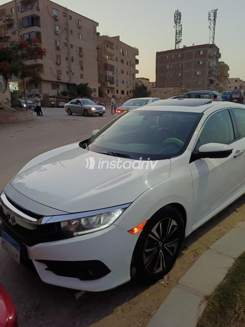 Honda Civic 2018 White Automatic Used for Sale in Greater Cairo ( Cairo + Giza) - 4