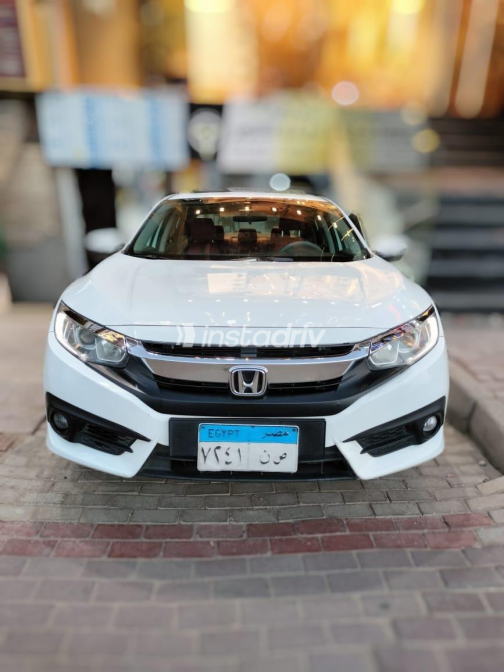 Honda Civic 2018 White Automatic Used for Sale in Greater Cairo ( Cairo + Giza) - 5