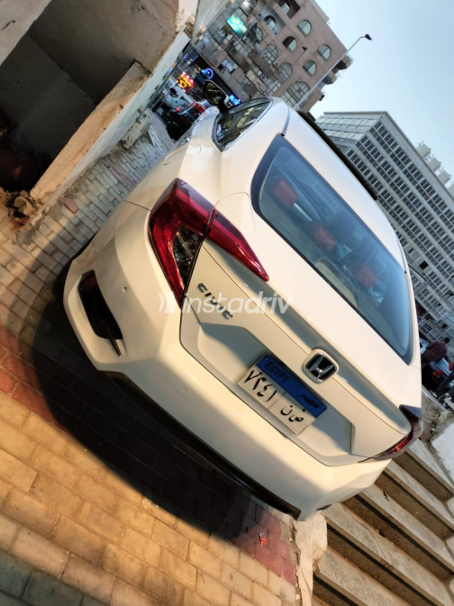 Honda Civic 2018 White Automatic Used for Sale in Greater Cairo ( Cairo + Giza) - 7