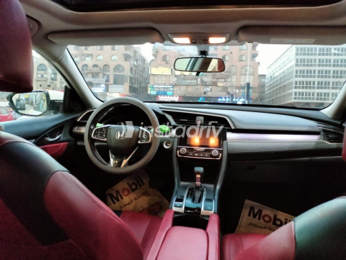 Honda Civic 2018 White Automatic Used for Sale in Greater Cairo ( Cairo + Giza) - 8
