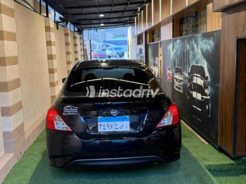 نيسان صنى 2022 أسود أوتوماتيك مستعملة للبيع في مدينة نصر - 5